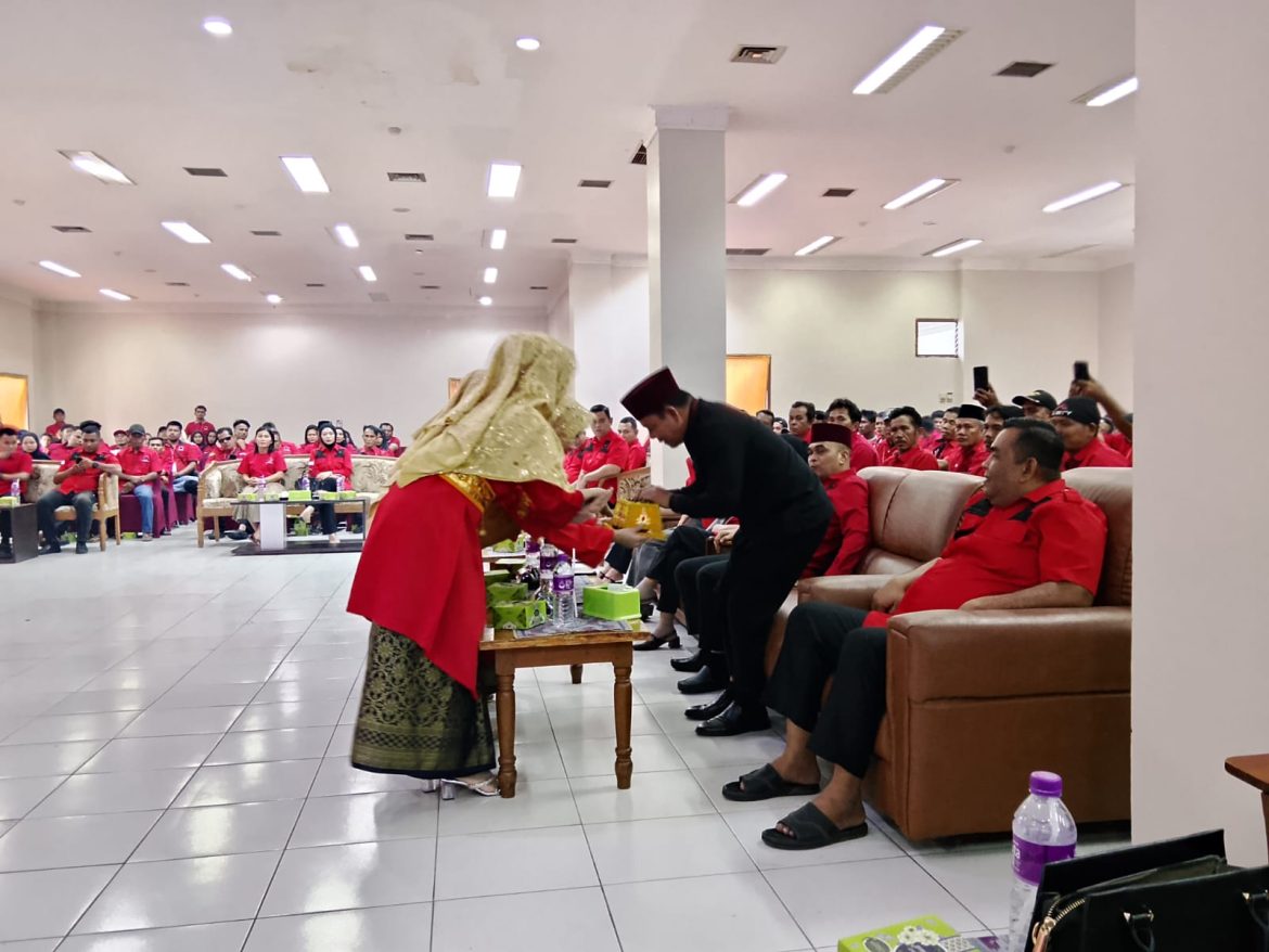 Wakil Bupati Rokan Hulu Dan Ketua DPRD Provinsi Riau Buka Musancab PDI-P  DPC Rokan Hulu