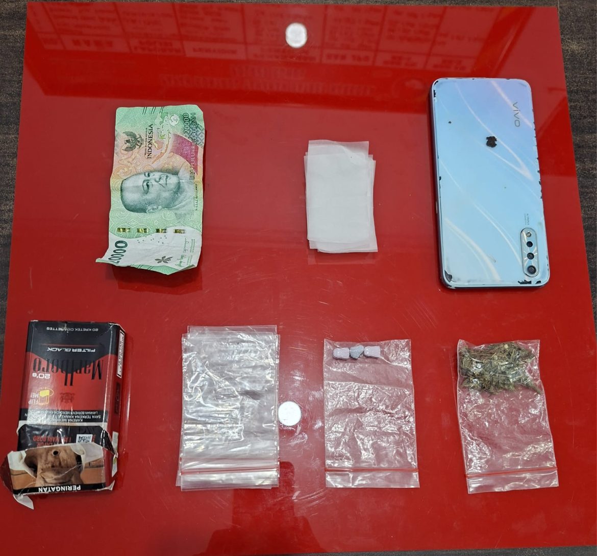 Gerebek Kafe di Rambah, Satresnarkoba Polres Rokan Hulu Tangkap Pengedar Ganja dan Ekstasi