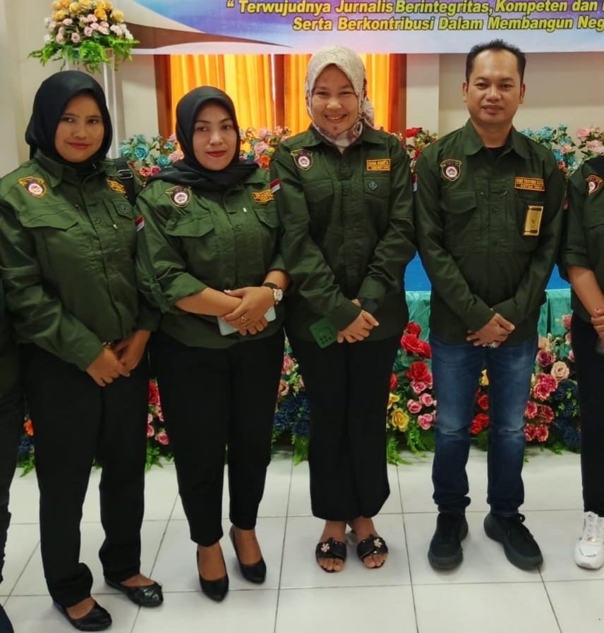 Ketua DPC AKPERSI Rokan Hulu Hana Asmita Beserta Jajaran Ucapkan Selamat Hari Bhayangkara ke-80