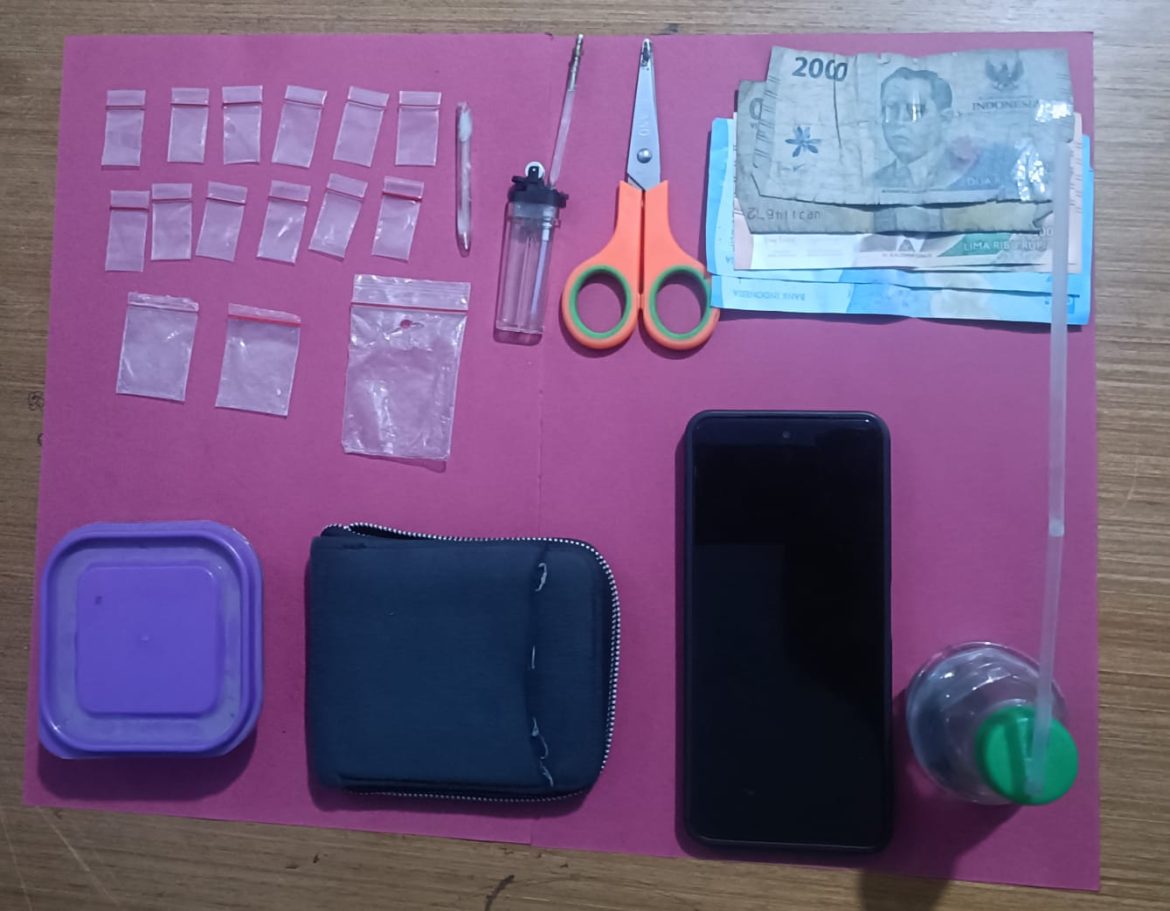 Polsek Tambusai Tangkap Pengedar Sabu, 12 Paket Seberat 1,81 Gram Disita