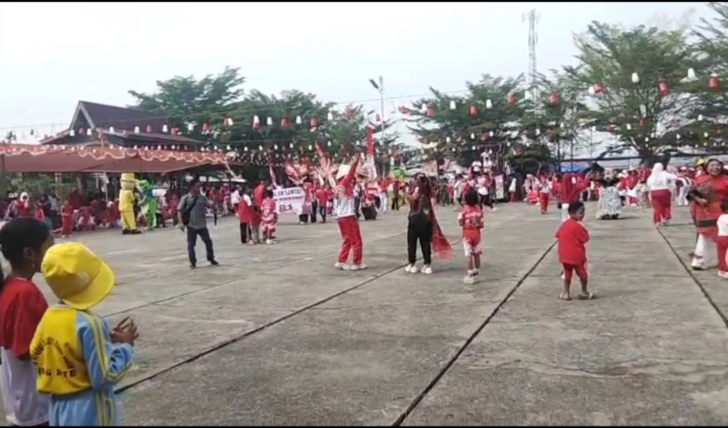 Semarak HUT RI ke-81 & HUT Desa Ngaso ke-50, Desa Ngaso Gelar Jalan Santai Berhadiah Antar RW, Warga Penuh Semangat!