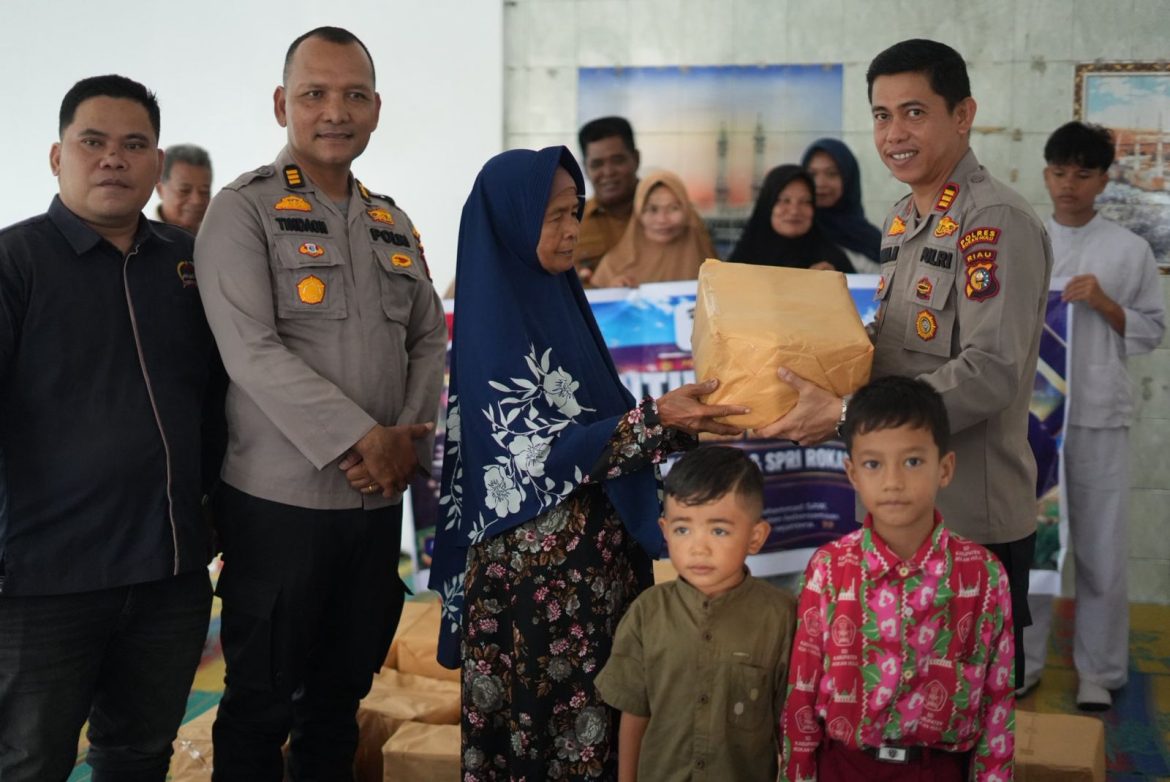 Penuh Keakraban dan Kekeluargaan, Polres Rohul dan DPC SPRI Berbagi Bansos di Desa Suka Maju, Semarak Maulid Nabi dan HUT Polwan ke-78