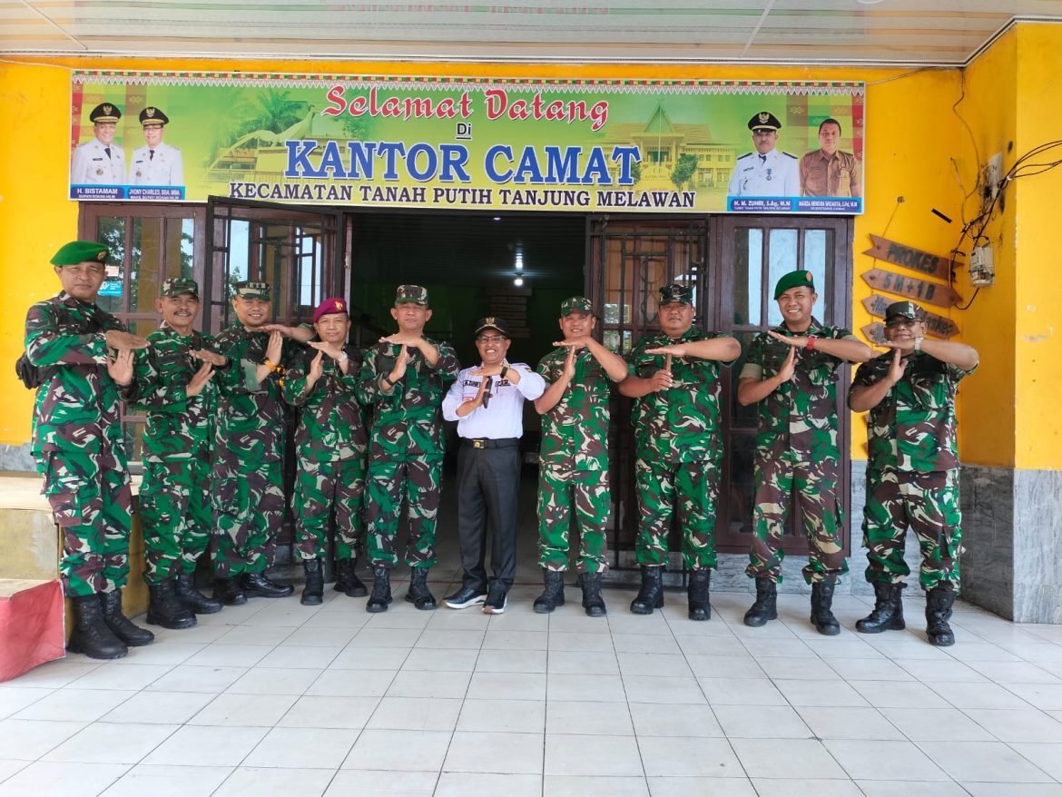 Tim Mabes TNI Gelar Penyuluhan dan Pencegahan Karhutla di Tanah Putih Tanjung Melawan