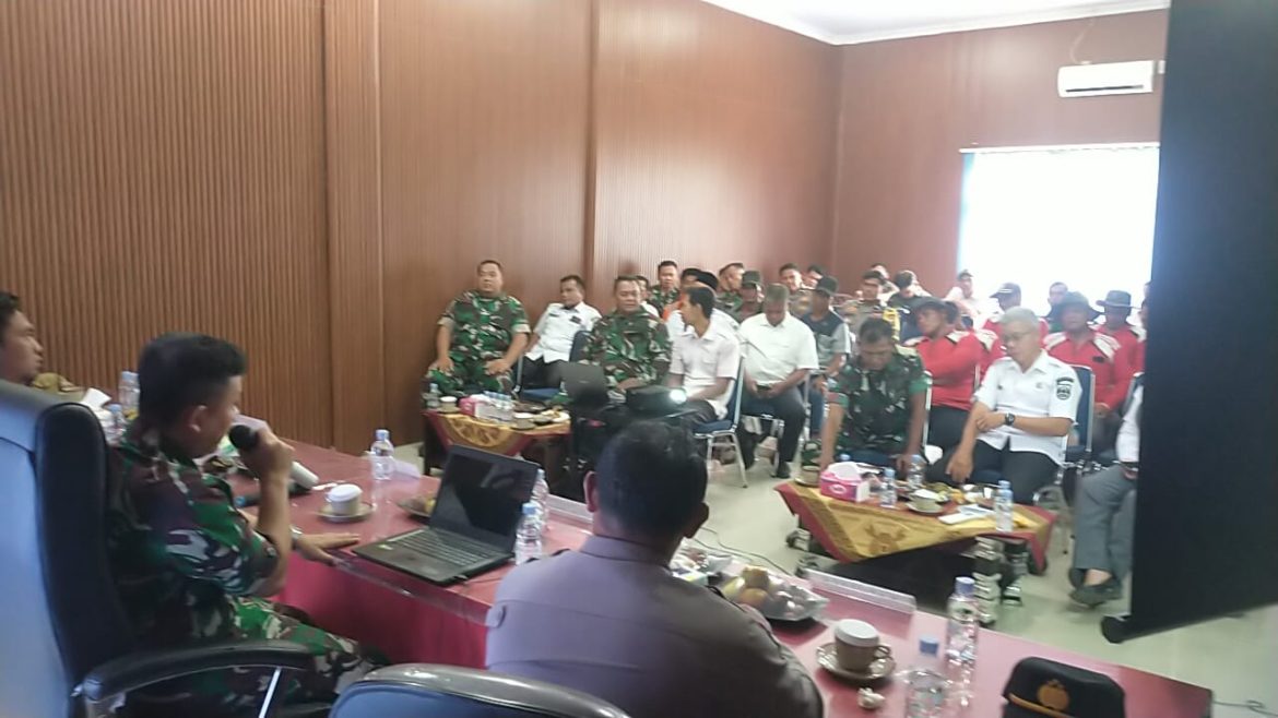 Tim Mabes TNI Gelar Penyuluhan dan Pencegahan Karhutla di Bagan Sinembah Raya