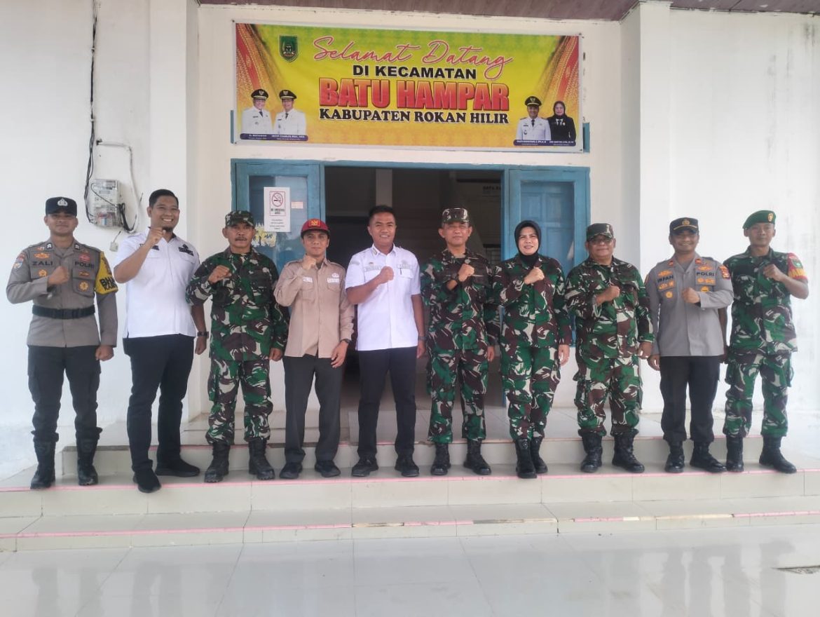 Tim Mabes TNI Gelar Penyuluhan dan Sosialisasi Karhutla di Kecamatan Batu Hampar