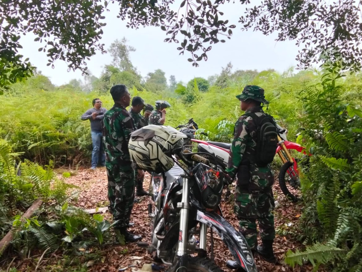 Tim Mabes TNI Patroli Cegah Karhutla di Batu Hampar, Pastikan Wilayah Rawan Terpantau