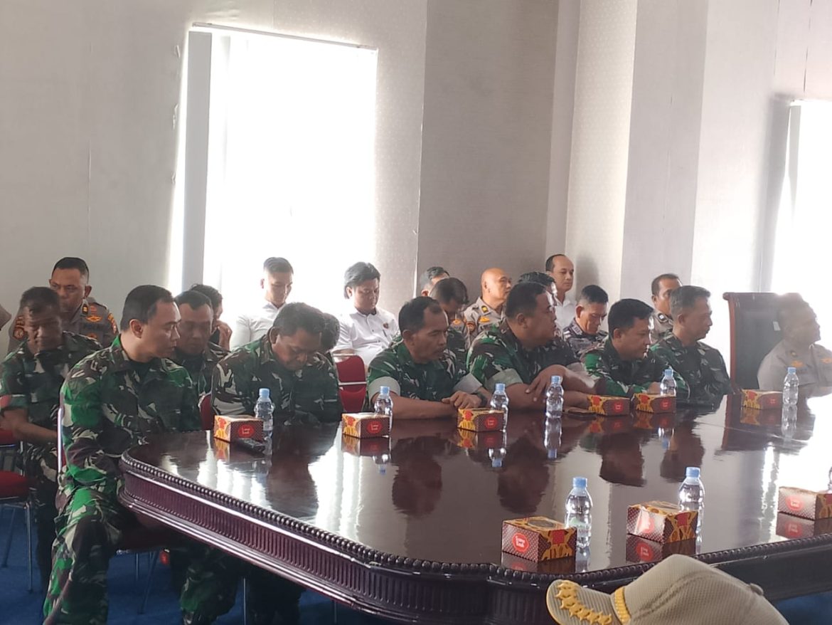 Tim Mabes TNI Evaluasi Penanganan Karhutla Bersama Pemkab Rohil