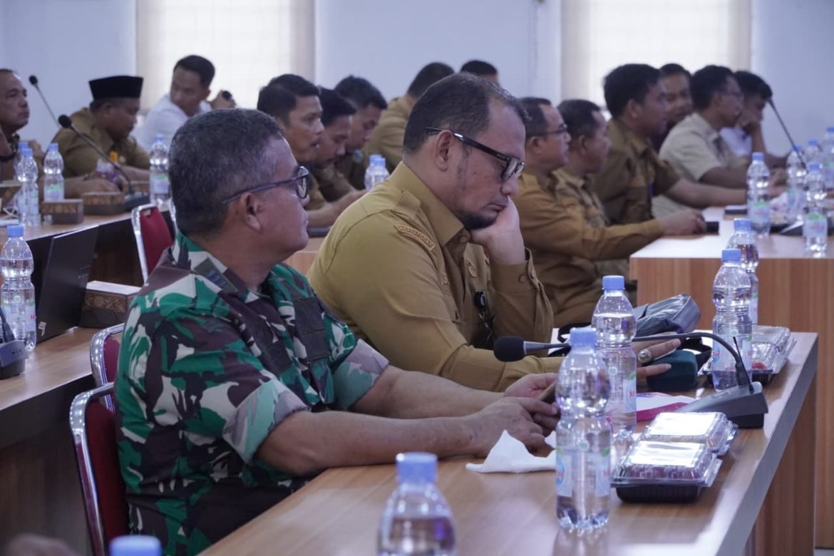 Pasi Ops Kodim 0321/Rohil Wakili Dandim dalam Rapat Evaluasi Pilpeng Tahap I Tahun 2026